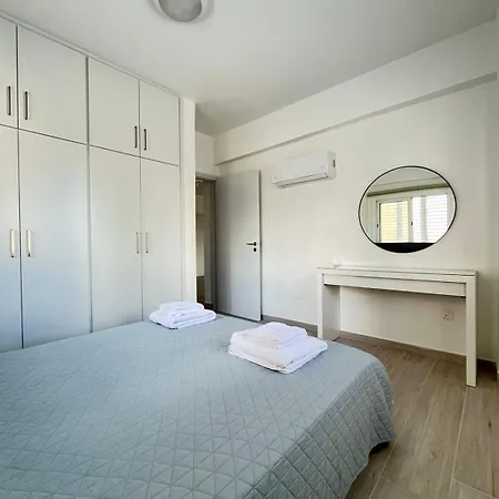 아파트 Unlock The Island - Local Insights For Your *