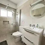 Apartament Unlock The Island - Local Insights For Your