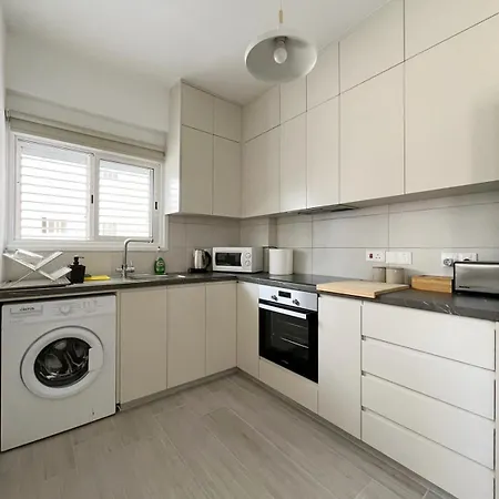 Апартаменты Unlock The Island - Local Insights For Your Ларнака