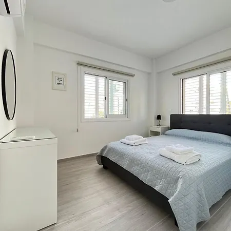 Unlock The Island - Local Insights For Your *